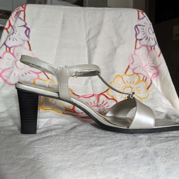 1990s Y2K silver minimal t bar square toe heels - Picture 2 of 10